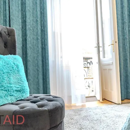 Blue Fountain Design - Hostaid Apartament *