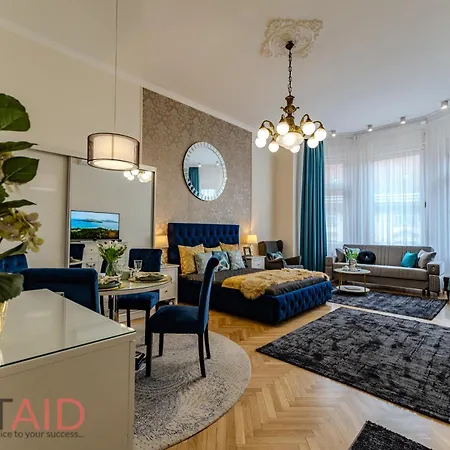 Blue Fountain Design - Hostaid Apartament *