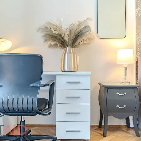 Blue Fountain Design - Hostaid