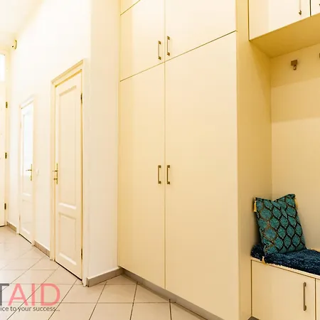 Blue Fountain Design - Hostaid * Budapeszt