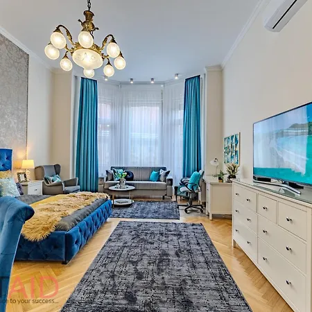 Blue Fountain Design - Hostaid